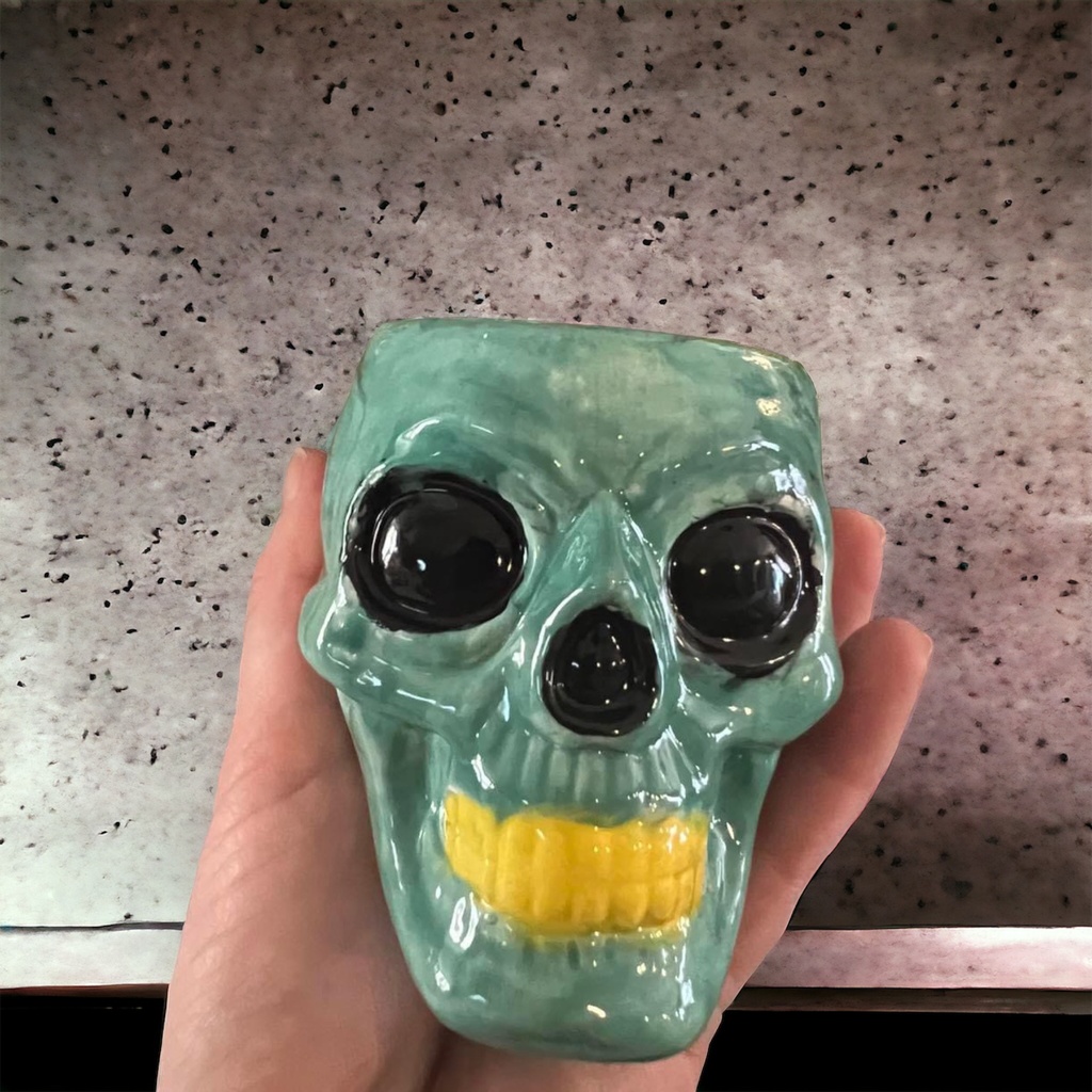 Skull T-light (carton of 6)