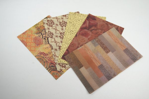 Decopatch 1 x Pack of 25 Sheet (5 each of 474,600,558,572,607)