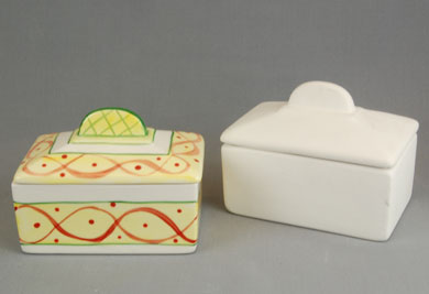 Butter Dish Oblong with Lid***SECONDS*** Box Quantity 6This item suffered a severe bang intransit. Although visually checked for cracks, we cannot guarantee fault free firing.
